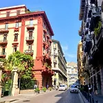 Venustaschiaia نابولي