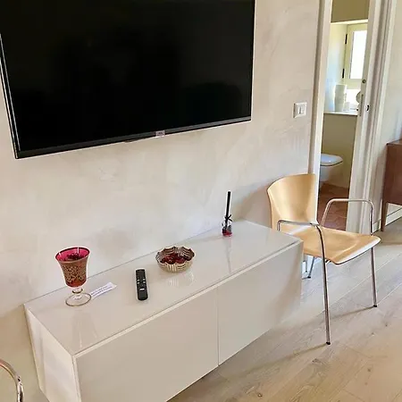 Venustaschiaia Napoli