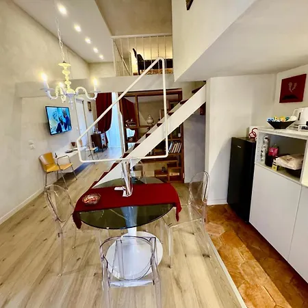 Venustaschiaia Tatil Evi