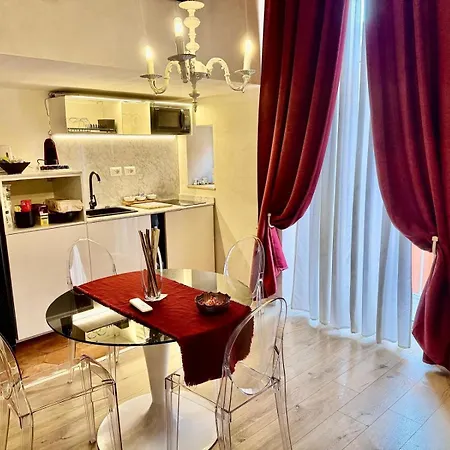 Venustaschiaia Napoli