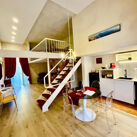 Venustaschiaia * Napoli