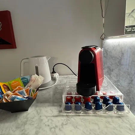 Venustaschiaia * Napoli