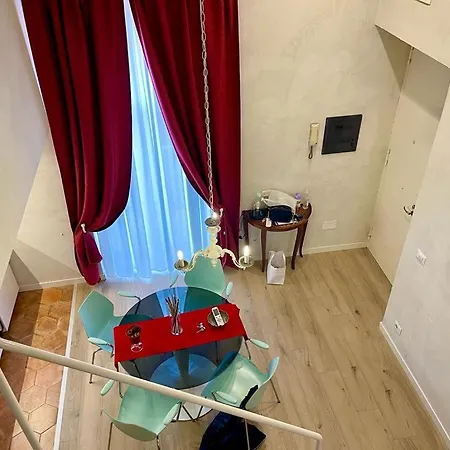 Venustaschiaia * Νάπολη